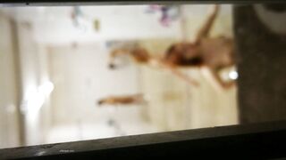 ❤️希少【女子大生トイレ】公衆トイレで入浴中の女子大生を命がけで盗撮 5V ipcam (2)