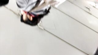 若いお姉さん-黒スト越し-パンチラ-逆さ撮り-カメラばれ voyeur jp 01-150526