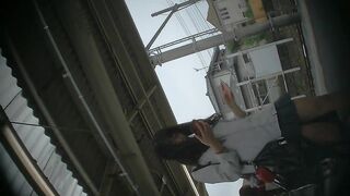 撮り師被り！こんな極ミニスカのJKちゃんは狙われて当然[sol-060] voyeur jp 160526