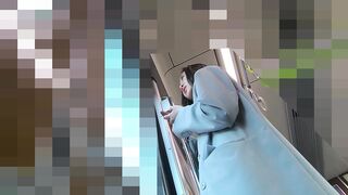 fhd bri24 ロリ風 コートだからって安心するから恥ずかしいシミ付きぱんちゅ撮られちゃったよ voyeur jp