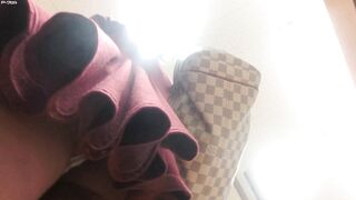 無修正 tバック美女めくり しゃがみ込みで接写生尻堪能モロ出し盗撮パンチラ動画 voyeur jp